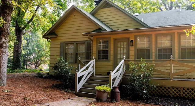 Коттедж Beautiful Home in Historic Downtown Norcross