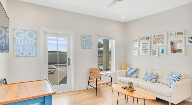 The White House by Silver Sands Vacation Rentals, Boek Vakantiehuis Hotels in Houston met zwembad, Zwembad