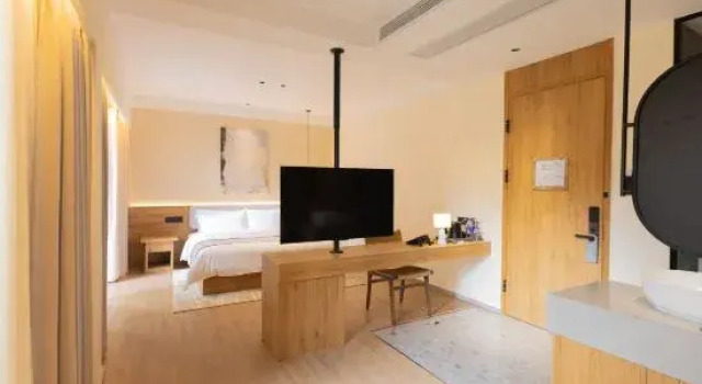 Люкс Lishe Lakeview Hotel (Southern Theater Command General Hospital Guangzhou Baima Clothing City)