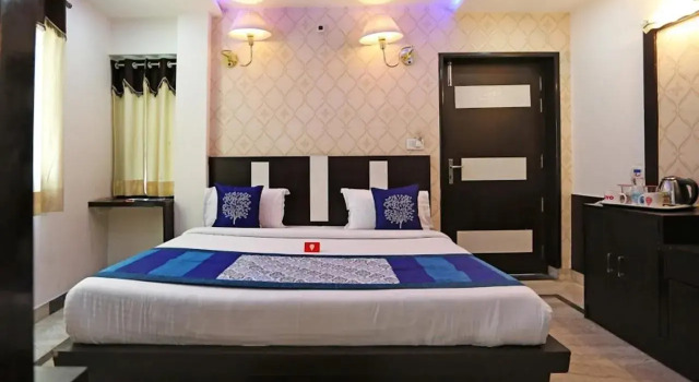 Hotel Laxman Resort by The Golden Taj Group &Hotels, Забронировать Курортный отель Курортные отели Таджгандж, Курортный отель