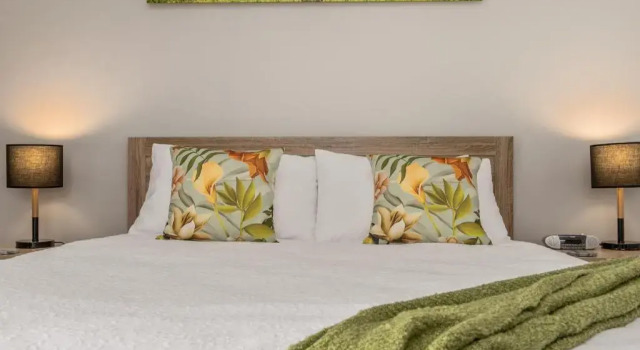 The Wellington Bed and Breakfast, Book Bed and Breakfast Longford 