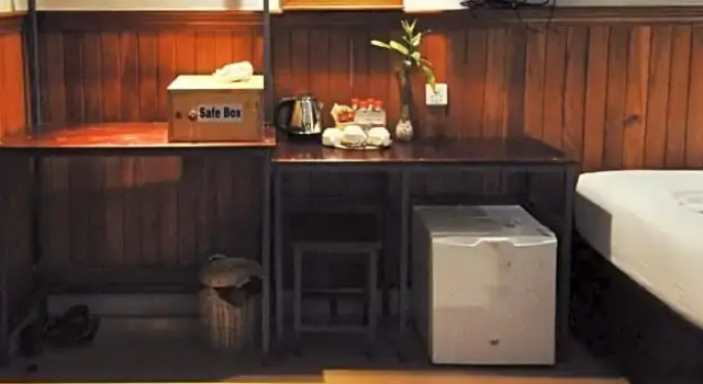 Четырёхместный номер Standard Yellow Hostel