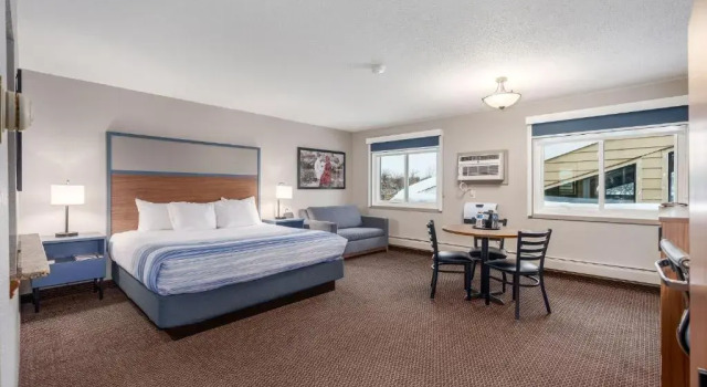 Номер Superior AmericInn by Wyndham New Richmond