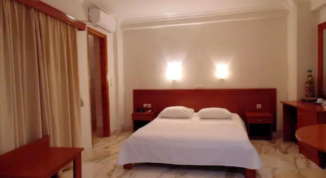 Трёхместный номер Standard Piraeus Acropole Hotel