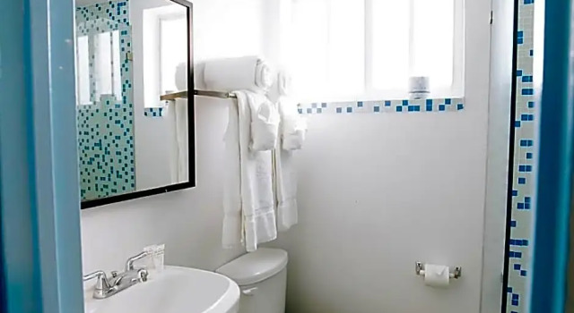 Полулюкс Aqua Hotel & Suites