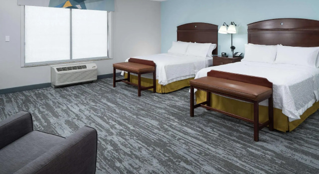 Четырёхместный номер Standard Hampton Inn & Suites Rochester-North