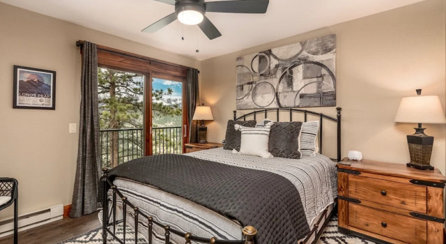 Breiding Upper Luxury Vacation At Windcliff 2 Bedroom Home by RedAwning