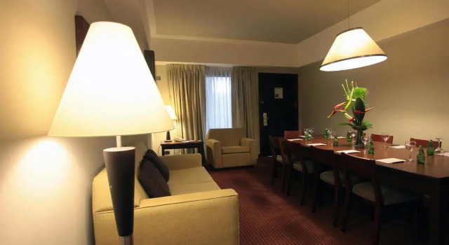Embassy Suites By Hilton Valencia-Downtown