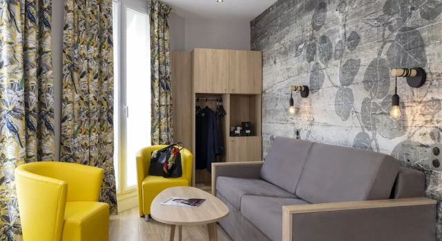 Полулюкс Hotel Charlemagne