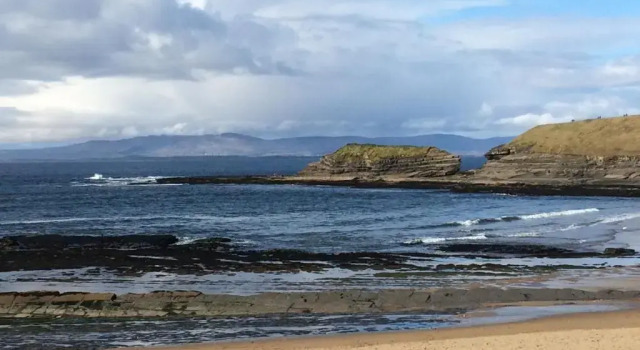Deluxe Seaside Apartment Ground Floor with Private Entrance and Patio, Prenota Appartamento Bundoran 
