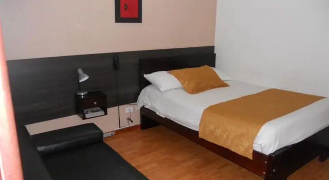 Двухместный номер Standard Hotel Expo Inn Embajada