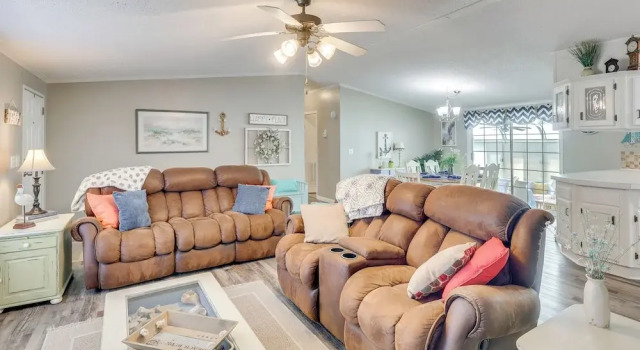 Nina's Beach Retreat: ~ 1 Mi to Holden Beach!