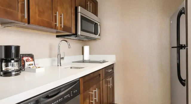 Четырёхместный люкс Hearing Accessible Homewood Suites by Hilton Washington DC Capitol-Navy Yard