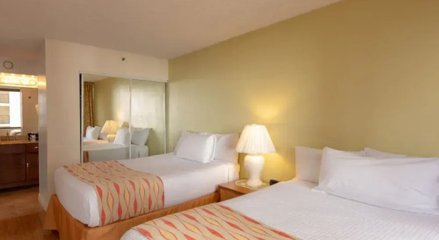Deluxe Waikiki Banyan Condos - Free Parking & Wifi, Boek Appartement Waikiki 