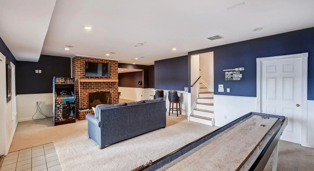 Lucky's Lake House by Avantstay Private Lake Bar