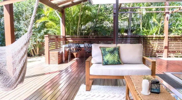 Коттедж Mid-Century Modern Retro Beach House