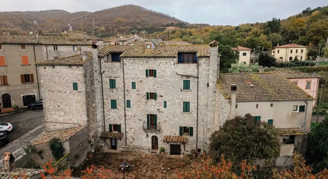 Historic Farmhouse Casa del Chiodo, Book Landbrugsophold Hoteller i Roccastrada med parkering, Parkering