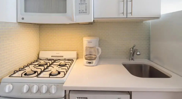 Two Bedroom Self-Catering Apartment - Lower East Side, Забронировать Апартаменты/квартира Апартаменты Нью-Йорка, рядом с The Scene Gallery, Апартаменты/квартира
