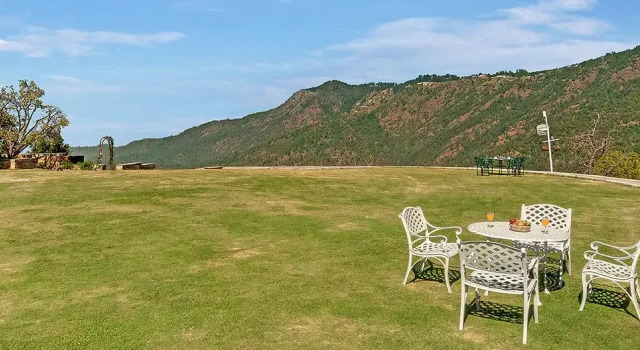 Dyo - The Organic Village Resort, Rezervovat Lázně / Resort Pangot Uttarakhand
