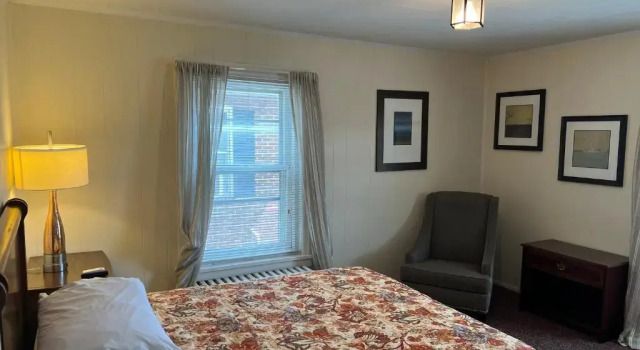 Апартаменты Simmons Motel and Suites