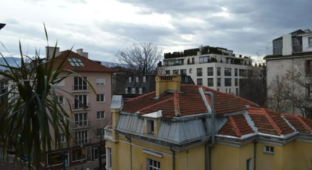 Atelier 9 - Art Mansard Studio, Book Hotel Sofia 