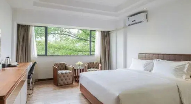 Люкс Business MS  LOTUS  HOTEL（Shenzhen International Convention and Exhibition Center Store）