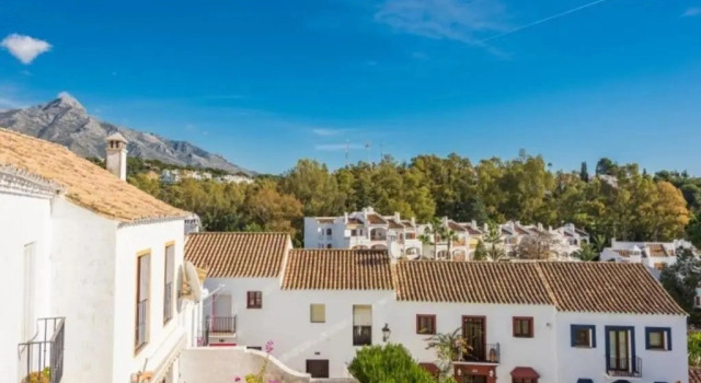 EN- Cozy Andalusian style townhouse in Marbella