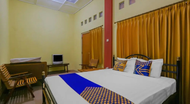 Standard Dreier Zimmer SPOT ON 90272 Istana Griya 1 Hotel