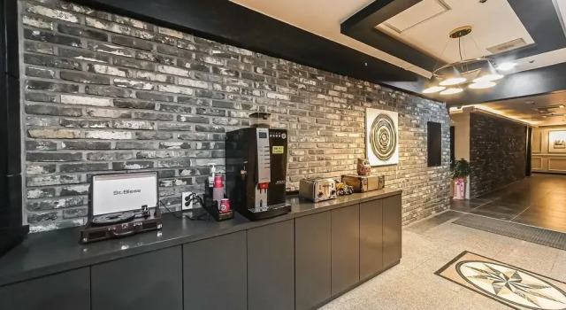 Gimhae Jangyu Hotel Ryu, Buchen Sie Hotel Gimhae Gyeongsangnam-do