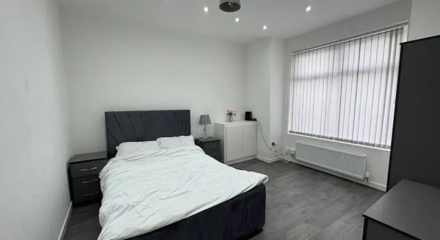 Housesleeps9-patio-parking-familyok, Забронировать Дом для отпуска Отели Манчестера с парковкой, Парковка
