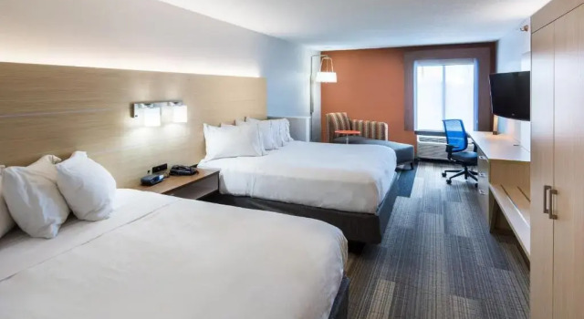 Run of House Holiday Inn Express Cedar Rapids - Collins Road by IHG