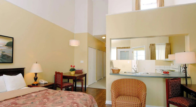 Robson Suites, Забронировать Отель Отели Ванкувера 3 звезды, рядом с Церковь Христа, 3*