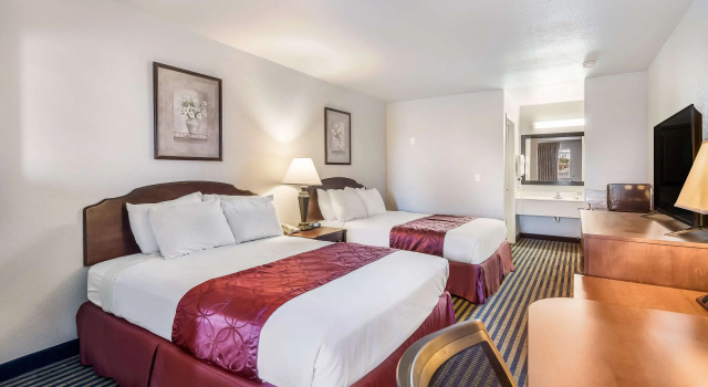 Четырёхместный люкс Americas Best Value Inn New Braunfels