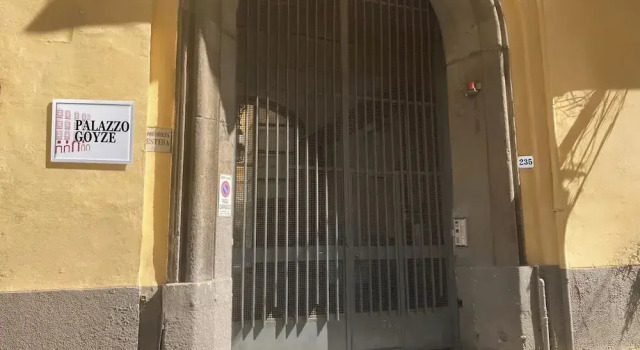 Palazzo Goyze, Забронировать Гостевой дом Отели Неаполя с завтраком, рядом с Кафедральный собор Неаполя, Завтраки