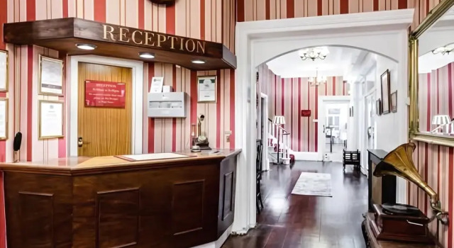 Keats Green Hotels, Varaa Hotelli All inclusive -hotellit kohteessa Merseyside, All Inclusive