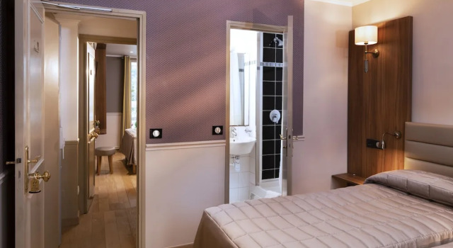 Четырёхместный номер Superior Hôtel de la Tour Eiffel