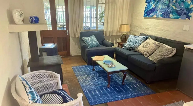 Amabwe Guest House, Забронировать Гостевой дом Отели Грейамстаун с парковкой, рядом с St Michael and St George Cathedral, Парковка