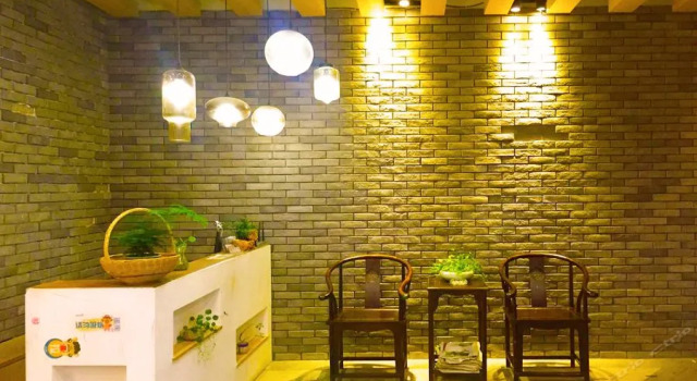 Floral Hotel·Yichang Sanxia Jinshi Hotel, Varaa Hotelli Yichang Hubei