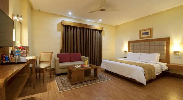 Люкс Hotel One Tariq Road Multan