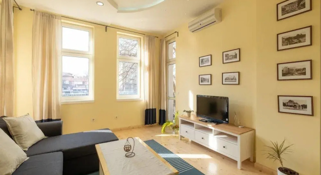 FM Deluxe 2-BDR Apartment - Fantastic Stay, Book Apartment Slivnitsa Sofia