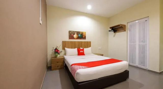 OYO 89839 Riaz Hotel