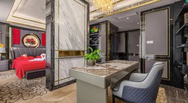 Люкс Luxury Shihezi Haozhou Hotel