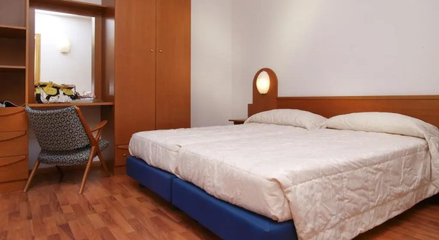 Aparthotel Englovacanze, Забронировать Апарт-отель Отели Рива-дель-Гарды 3 звезды, рядом с MAG Museo Alto Garda, 3*