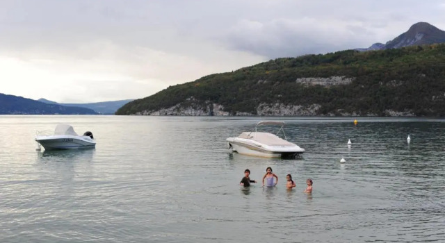 Duplex au Bord du Lac, Book Lejlighed Hoteller i Rhône-Alps med parkering, Parkering