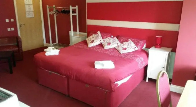 Sutherlands Hotel