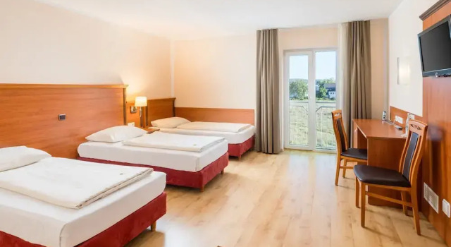 Трёхместный номер Standard Hotel Meridian ***superior