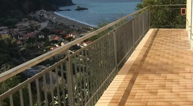 Apartment mit Balkon La Terrazza sul Mare
