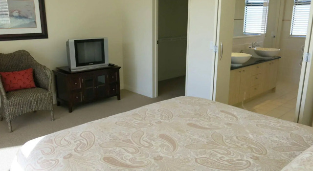Ocean Breeze Resort, Rezerwuj Ośrodek wypoczynkowy Hotele w Auckland Region z parkingiem, Parking