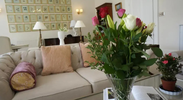 Flat 3, 6 Lypiatt Terrace Cheltenham Gloucestershire GL50 2SX, Забронировать Отель Отели Челтнем с парковкой, рядом с Cheltenham Playhouse, Парковка