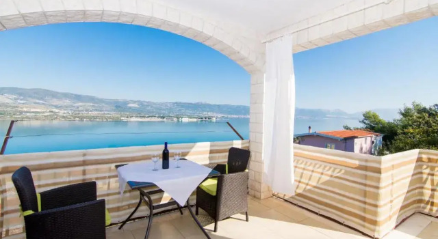 Апартаменты c 1 комнатой с видом на море Apartments Slanada